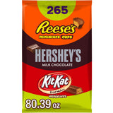 HERSHEY'S Assorted Chocolate Halloween Candy Bulk Variety Pack – Halloween Gift Bag Assortment for Trick-or-Treaters and Party Guests