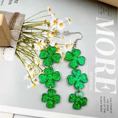 Acrylic Horseshoe Earrings for Teens – Comfortable St. Patrick's Day Accessories for School Dress-Up Days