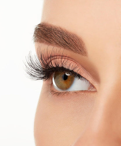 Ardell Wispies 113 False Eyelashes – Feel-Good Eye Glow for the Quiet Getting-Ready Hour, Natural Wispy Look