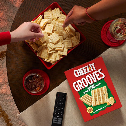 Cheez-It Grooves Sharp White Cheddar Crackers – Kosher-Certified Gift Box for Shabbat Tables, Rosh Hashanah Spreads, and Holiday Hosting, 17oz