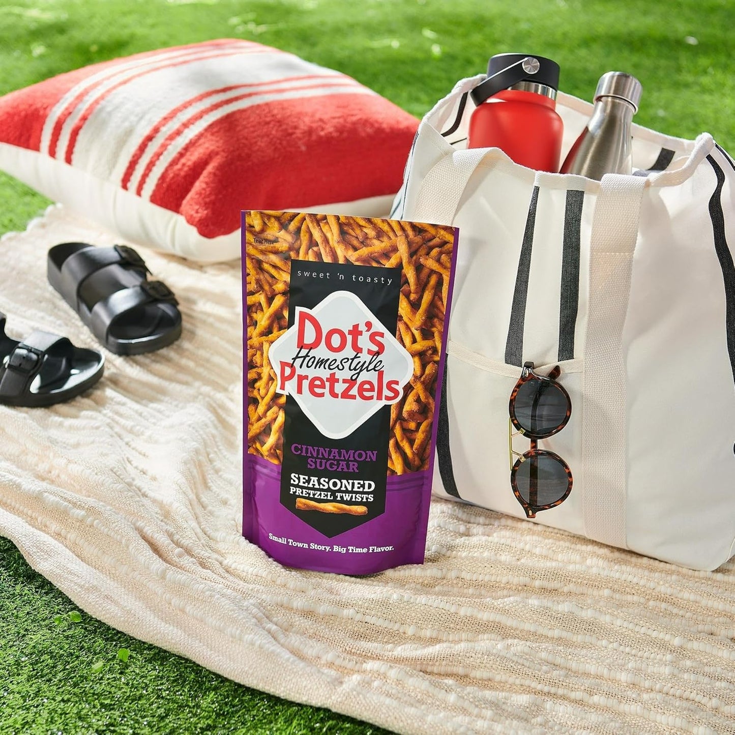 Dot's Pretzels Cinnamon Sugar Pretzel Twist – Crowd-Pleasing Party Snack Gift for Game Day, Tailgates, and Get-Togethers