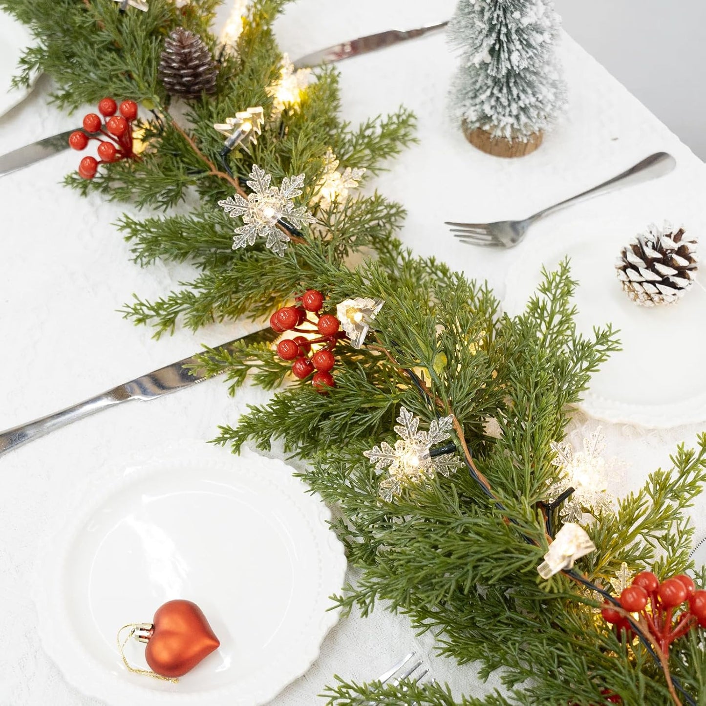 HolyNook Studio Battery Garland – Portable Patio and Balcony Holiday Decoration with Pine Cones