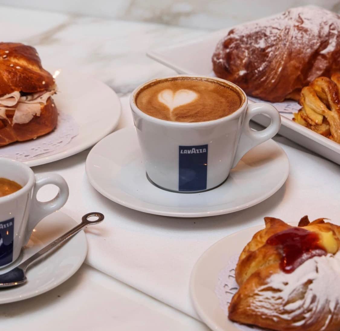 Lavazza Qualità Oro Ground Coffee – Reception Area Coffee Upgrade, Consistent 100% Arabica Blend for Staff and Visitors