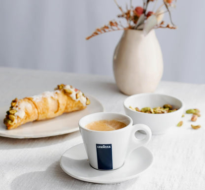 Lavazza Top Class Whole Bean Espresso – Distraction-Free Morning Coffee for Remote Workstations and Pre-Meeting Brewing Routines