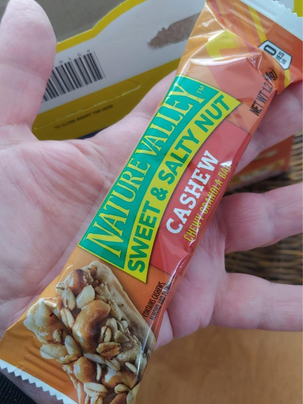 Nature Valley Sweet and Salty Nut Cashew Granola Bars – Family Pantry Staple for School Lunches and Road Trips