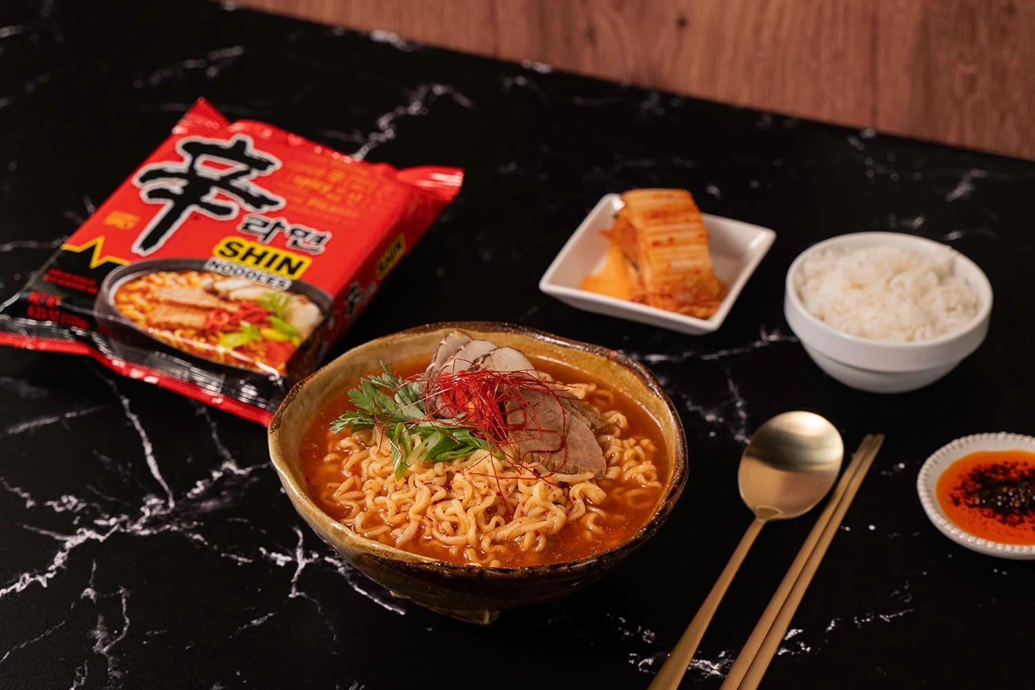 Nongshim Shin Ramyun Korean Instant Noodles – Quick Study Break Meal for Focused College Students