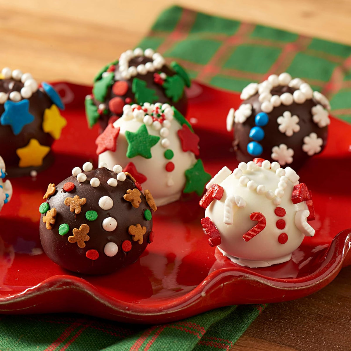 OREO Joy! Limited Edition Christmas Sandwich Cookies – Family Movie Night Snack Kids Love to Discover