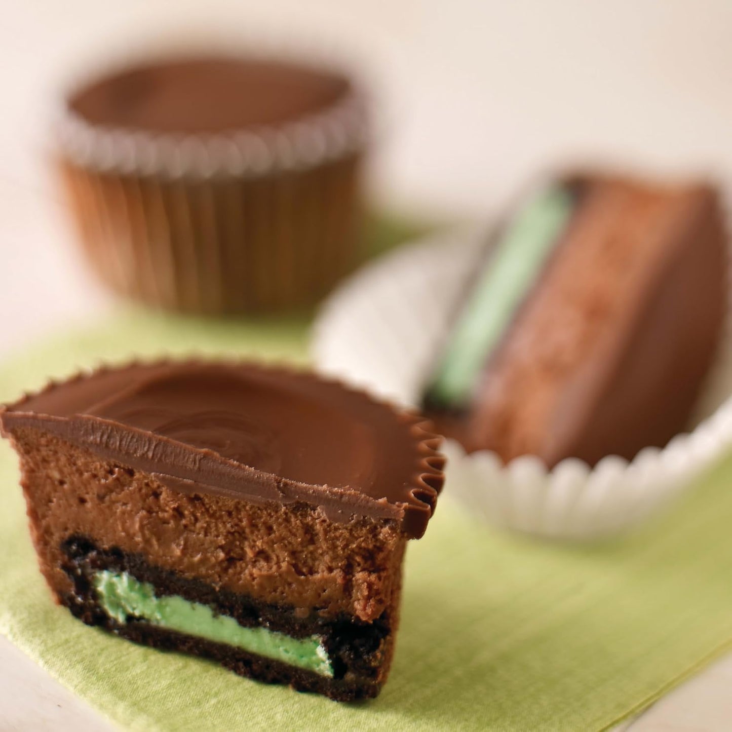OREO Mint Creme Party Size Cookies 24.95 oz – Giftable Snack Box Stand-In for Hostess, Housewarming, and Holiday Giving