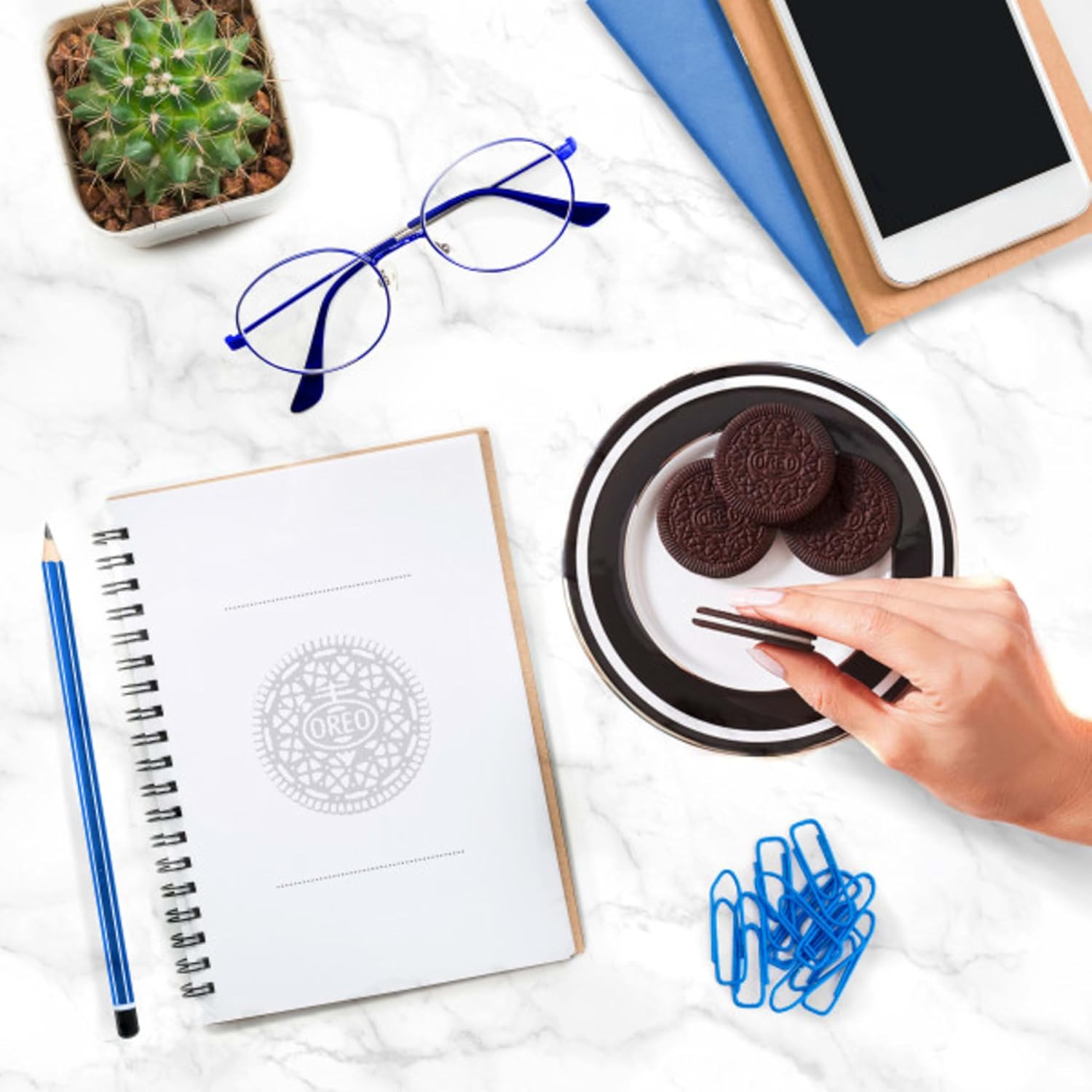 OREO Thins Pack of 2 Cookies – Shareable Snack Gift Basket Staple for Valentine's Day and Holiday Hosting