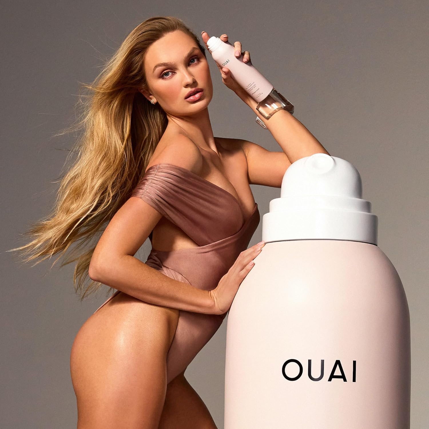 OUAI Super Dry Shampoo - Streamlined Hair Essential for the Uncluttered Vanity, One-Step Root Refresh 4.5 oz
