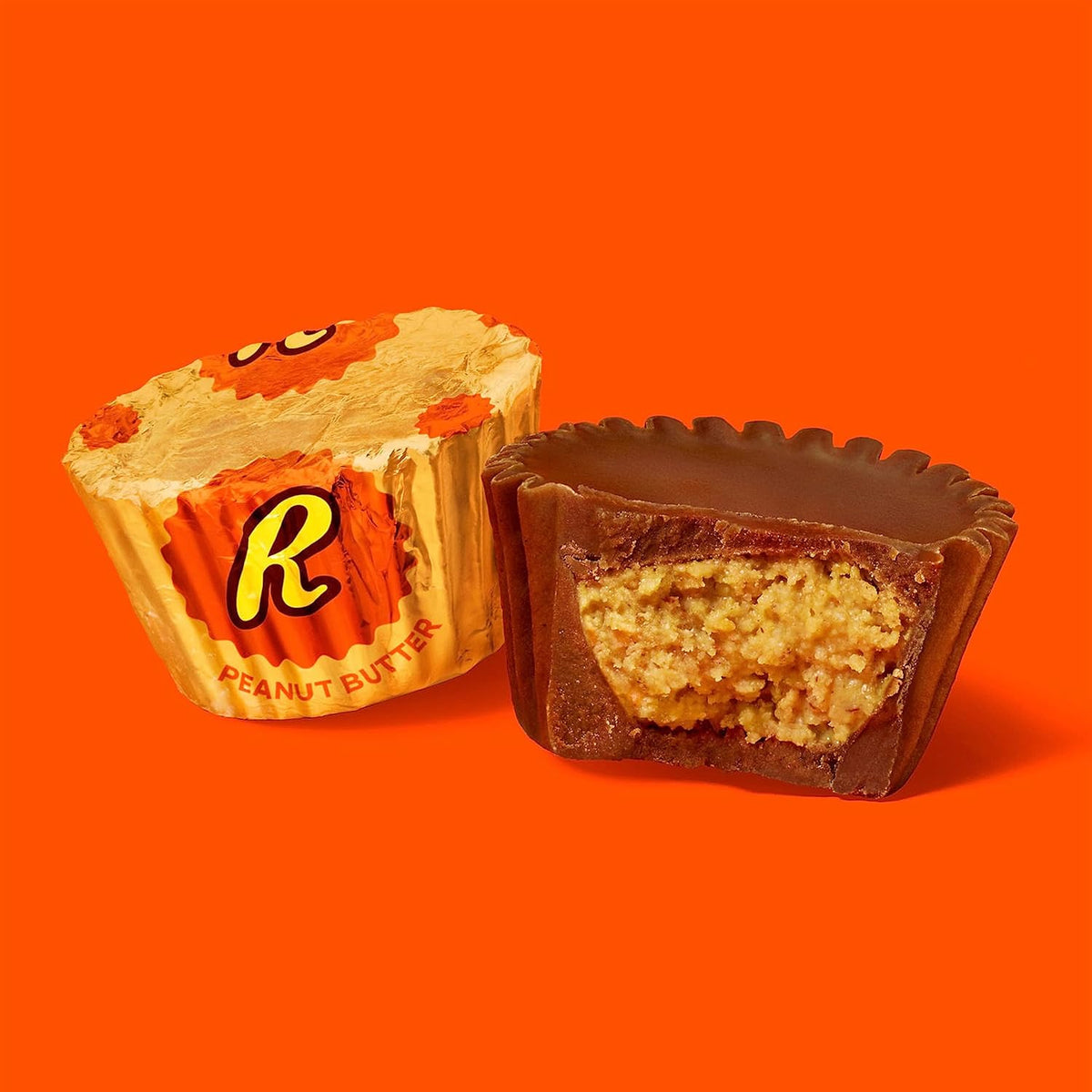 REESE'S Miniatures Milk Chocolate Peanut Butter Cups – Birthday Party Favor for Kids, Bulk Candy Bag Pack of 2