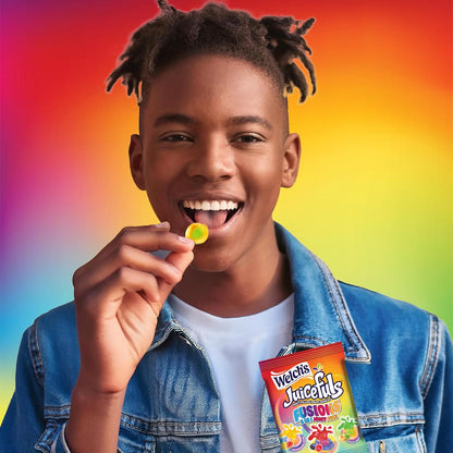 Welch's Fruit Snacks Juicefuls Fusions – Study Desk Snack for Focused Students, Vitamin Fortified (Pack of 70)
